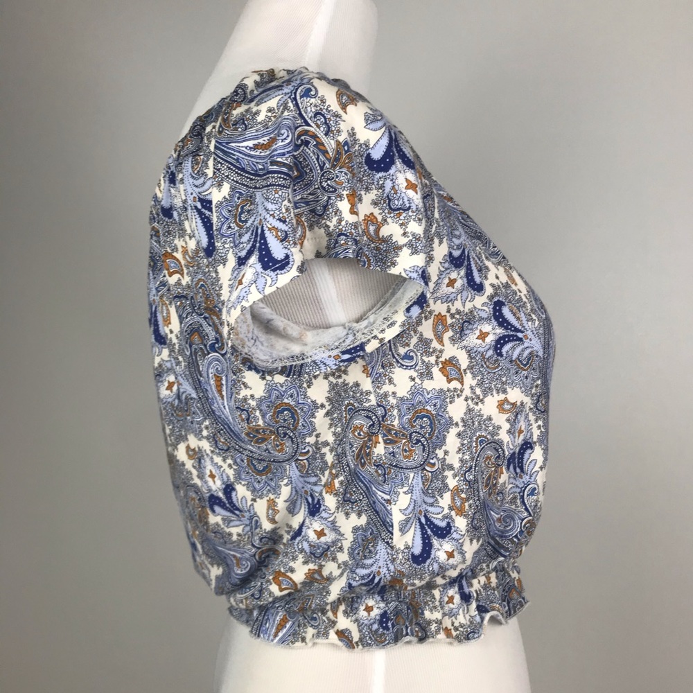 Patterned cropped blouse - Picture 4 of 7